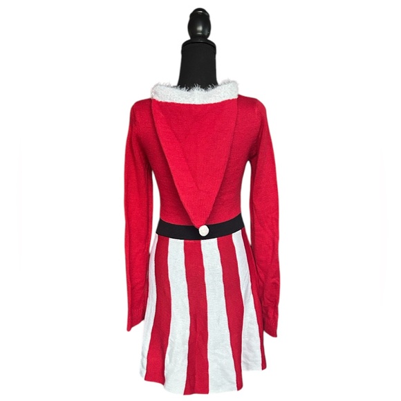 5/25$ ✨ Christmas Dress - Picture 2 of 5